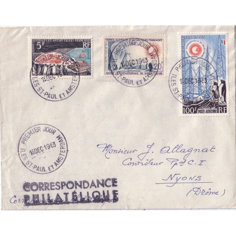 TAAF No15-22 + PA 13 -TERRE ADELIE 10-1-1968 - CACHET SPECIAL.